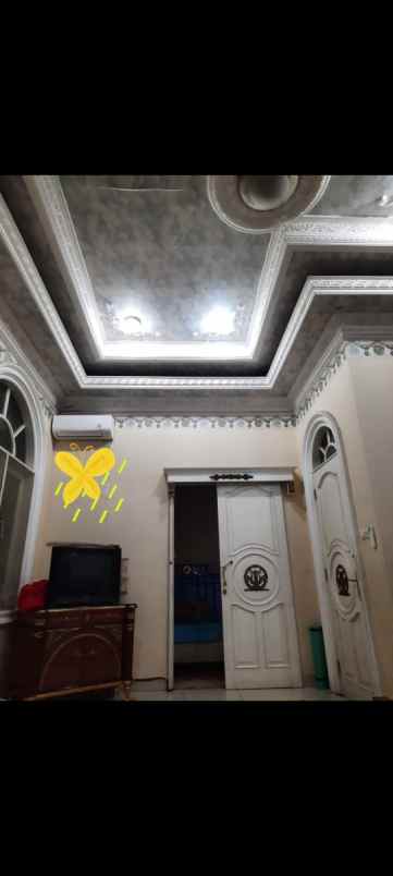 dijual rumah di taman ratu