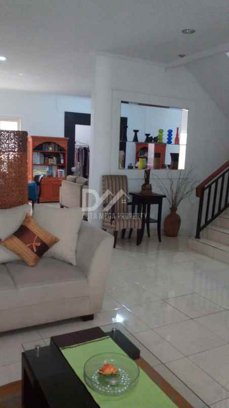 dijual rumah di villa melati mas