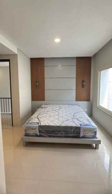 dijual rumah dian istana