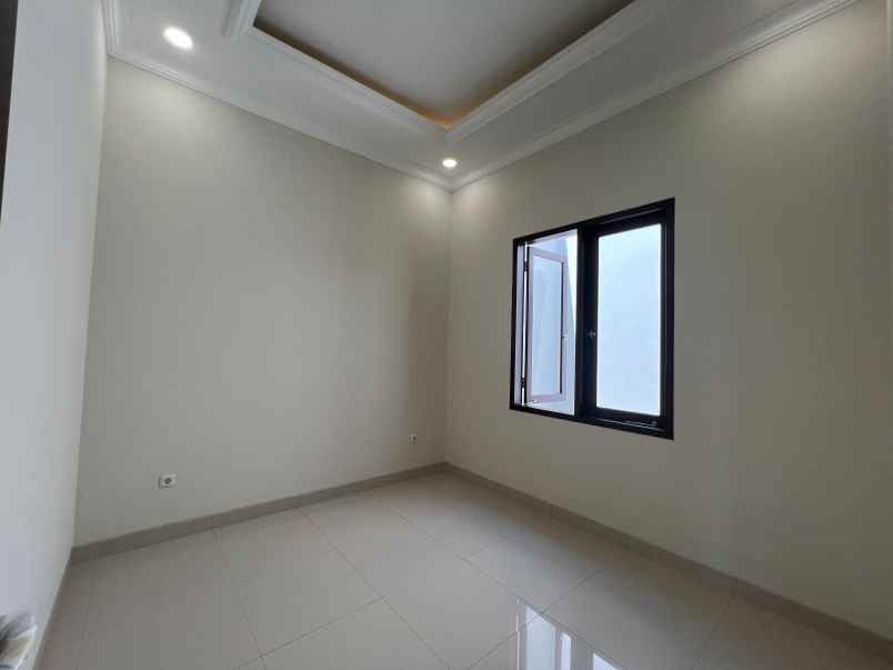 dijual rumah duren sawit