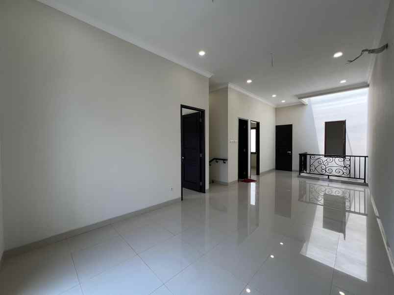 dijual rumah duren sawit