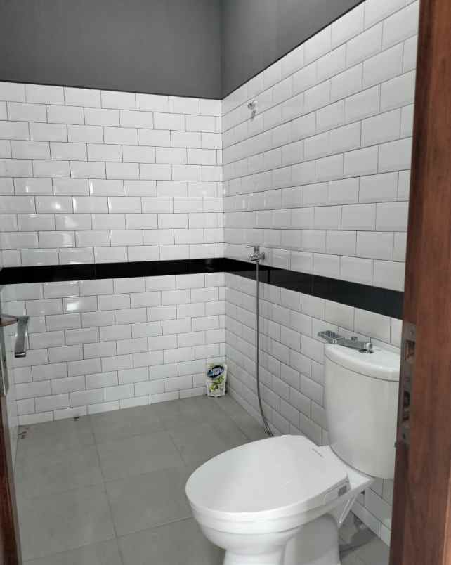 dijual rumah exit tol kalasan