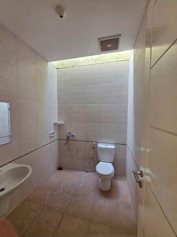 dijual rumah galaxy bumi permai araya