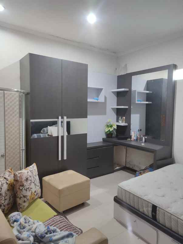 dijual rumah gedawang