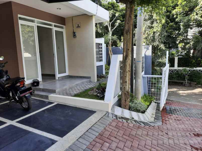 dijual rumah gegerkalong