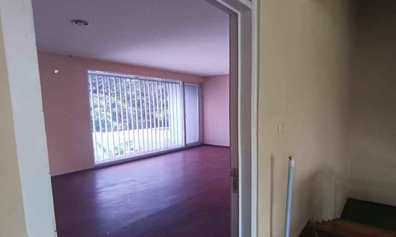 dijual rumah golf raya