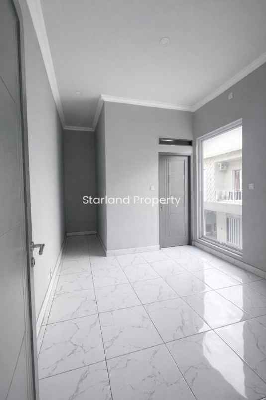 dijual rumah graha raya