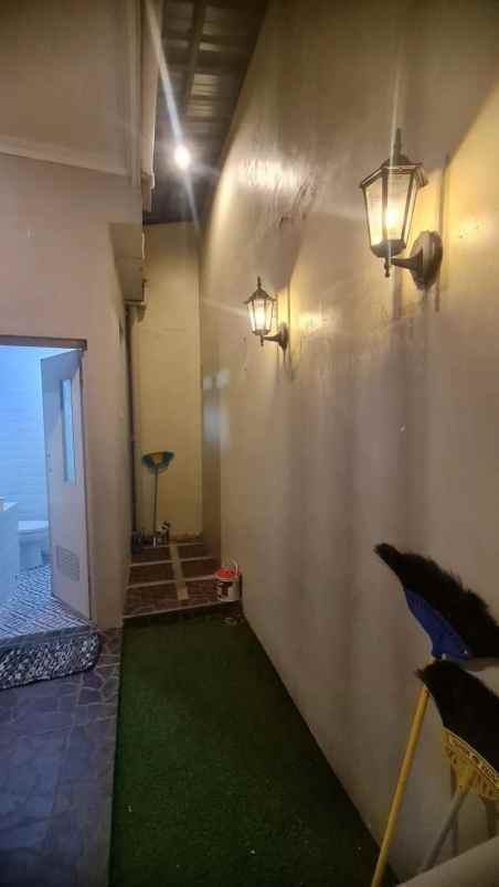 dijual rumah graha wanamukti