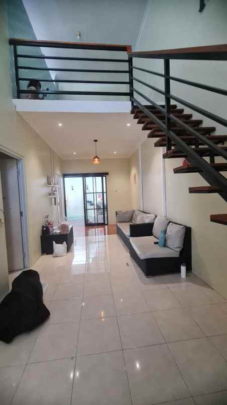 dijual rumah graha wanamukti