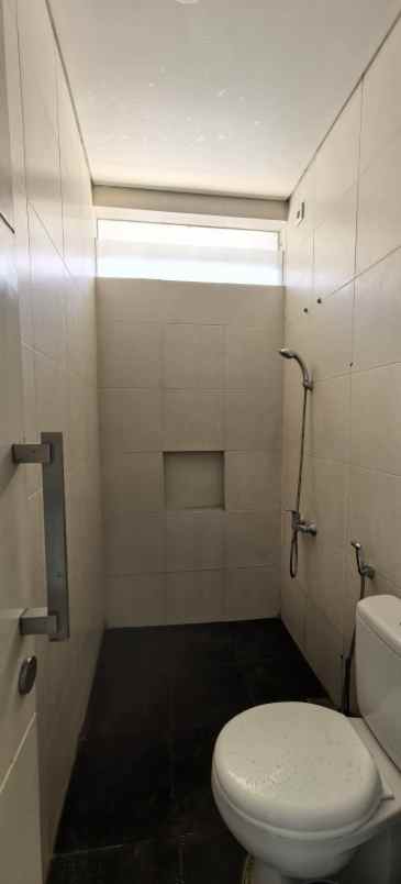 dijual rumah greenhill citraland