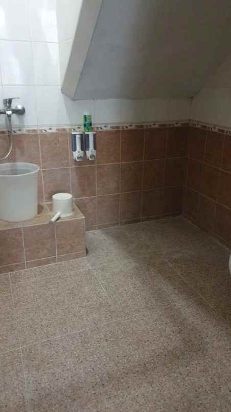 dijual rumah hans regency