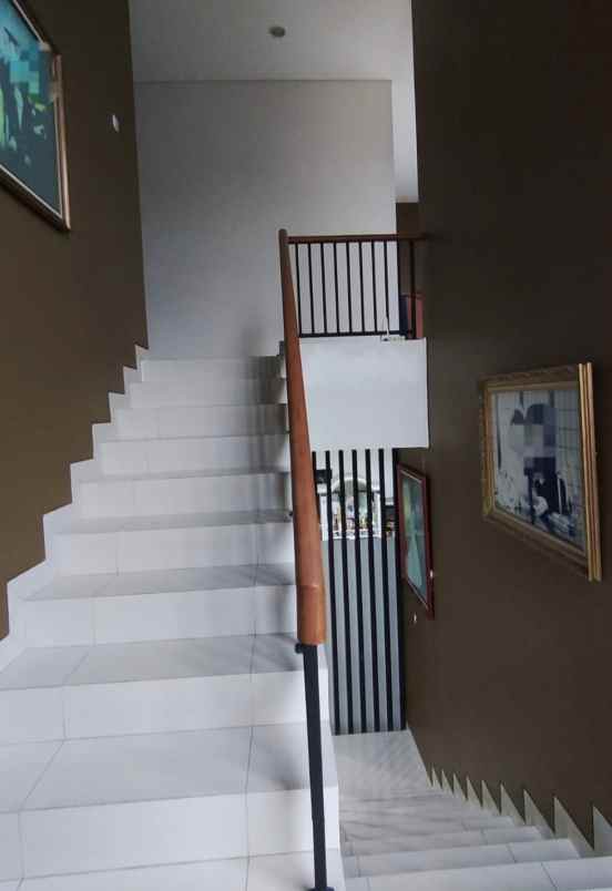 dijual rumah harapan indah