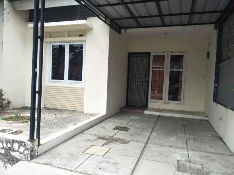dijual rumah harapan indah harmoni