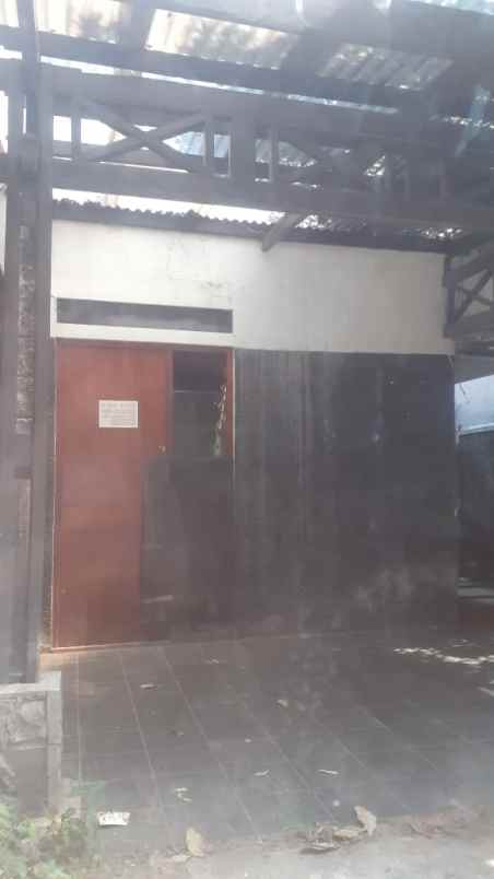 dijual rumah harga njop