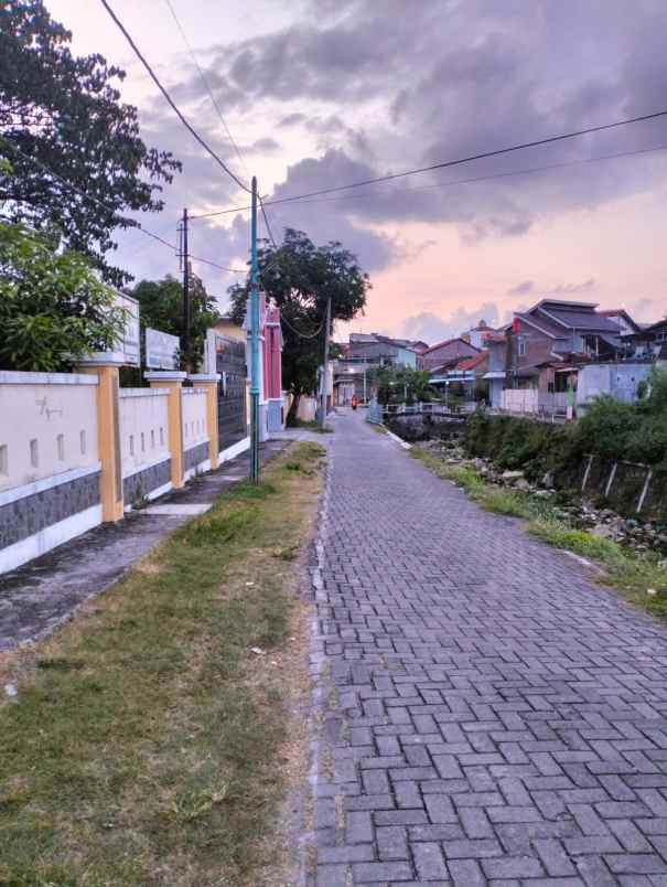 dijual rumah hook dekat kawasan industri semarang