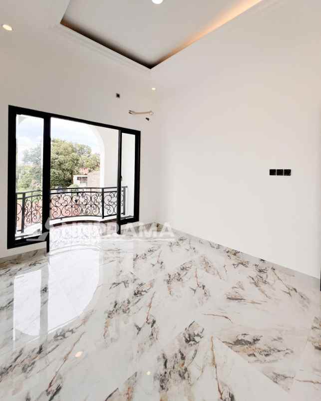 dijual rumah jagakarsa