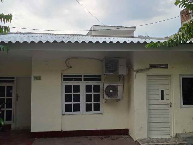 dijual rumah jalan ahmad yani gayungan