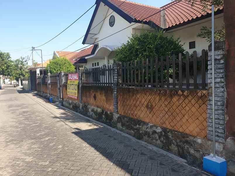 dijual rumah jalan anjasmoro pasuruan