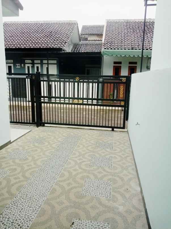 dijual rumah jalan bojongwaru