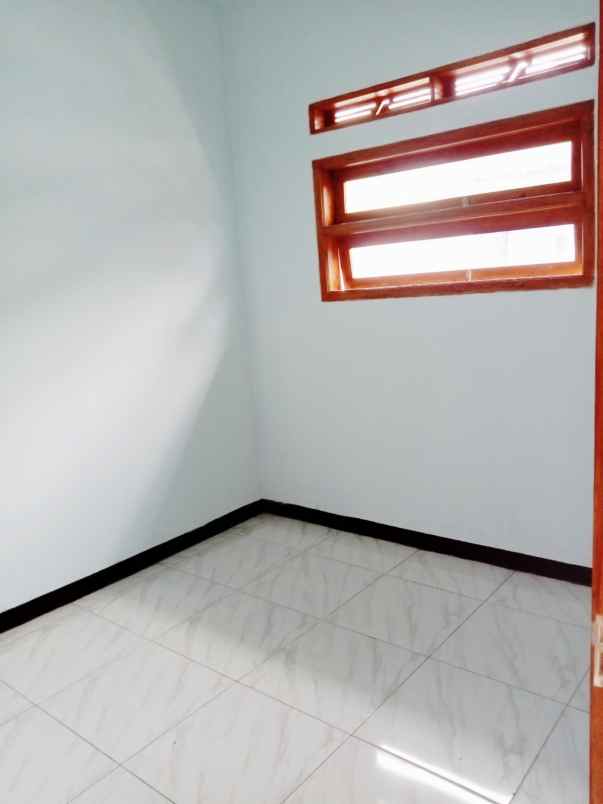 dijual rumah jalan bojongwaru