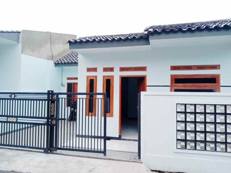 dijual rumah jalan bojongwaru