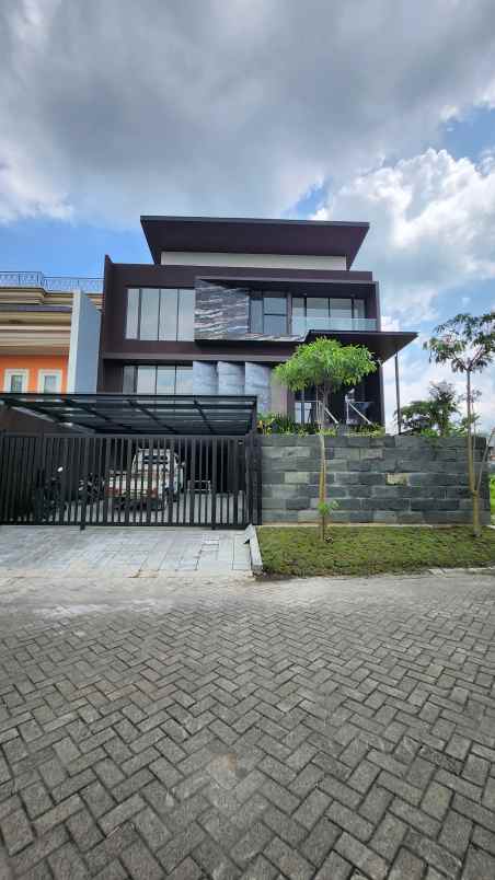 dijual rumah jalan bukit golf internasional