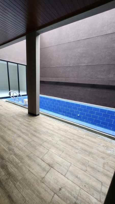 dijual rumah jalan bukit golf internasional