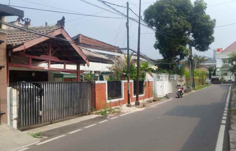 dijual rumah jalan cempaka putih timur