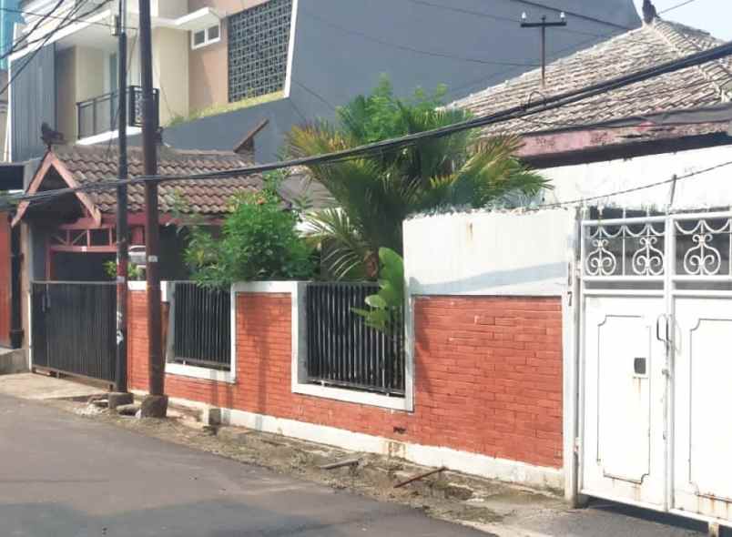 dijual rumah jalan cempaka putih timur