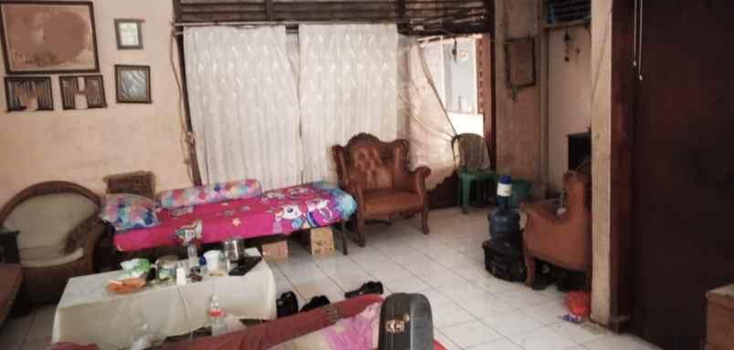 dijual rumah jalan cempaka putih timur