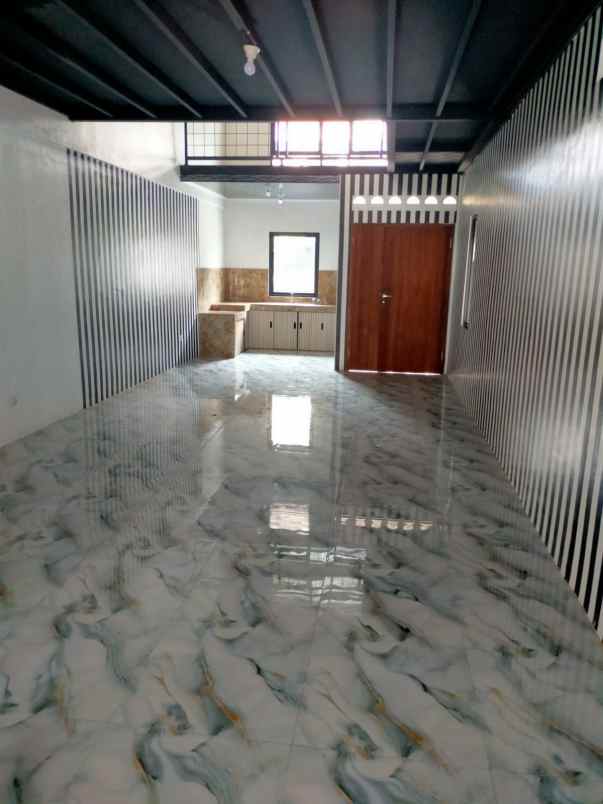 dijual rumah jalan chery komplek pu