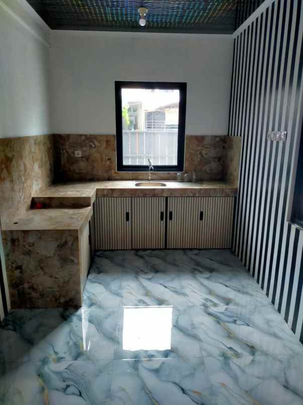 dijual rumah jalan chery komplek pu