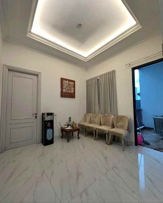 dijual rumah jalan citraland utama