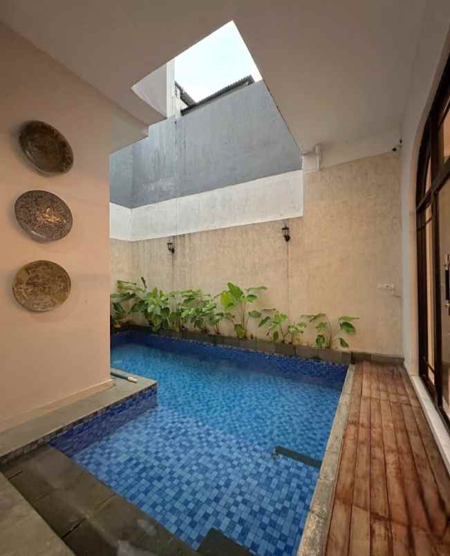 dijual rumah jalan citraland utama