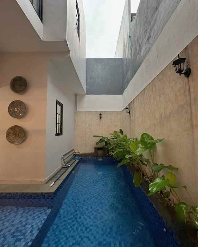 dijual rumah jalan citraland utama