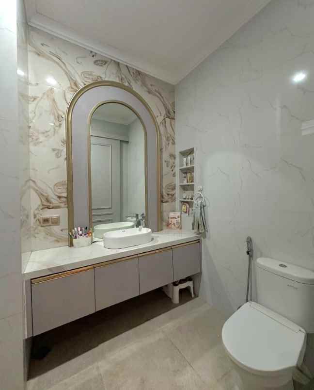 dijual rumah jalan citraland utama