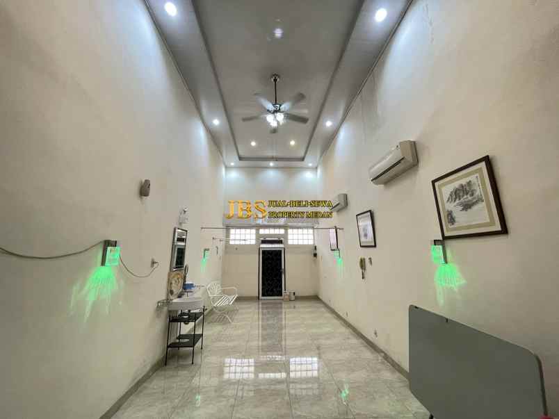 dijual rumah jalan gatot subroto