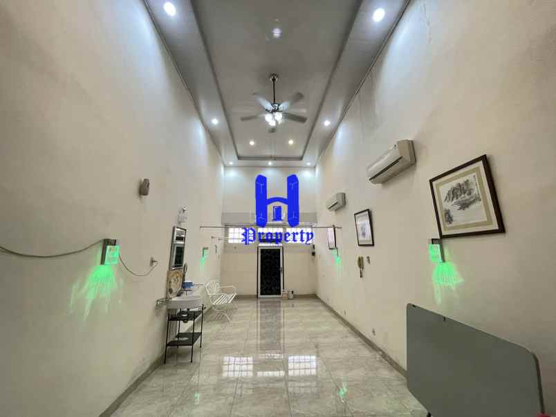 dijual rumah jalan gatot subroto