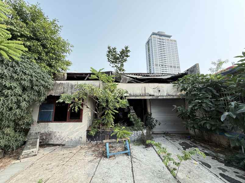 dijual rumah jalan kebon sirih barat