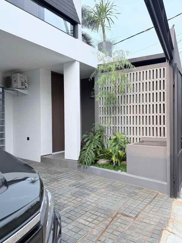 dijual rumah jalan raya cilandak residence