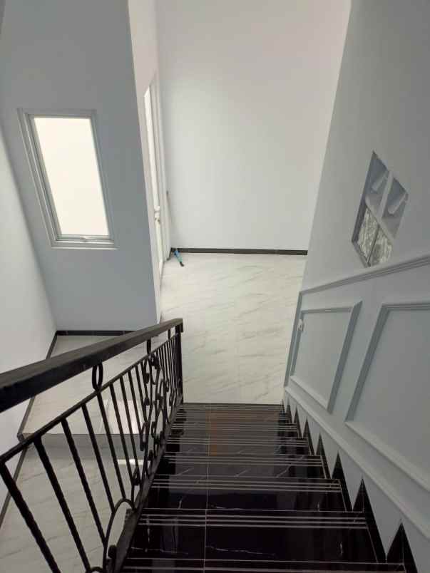 dijual rumah jalan raya margasatwa cilandak