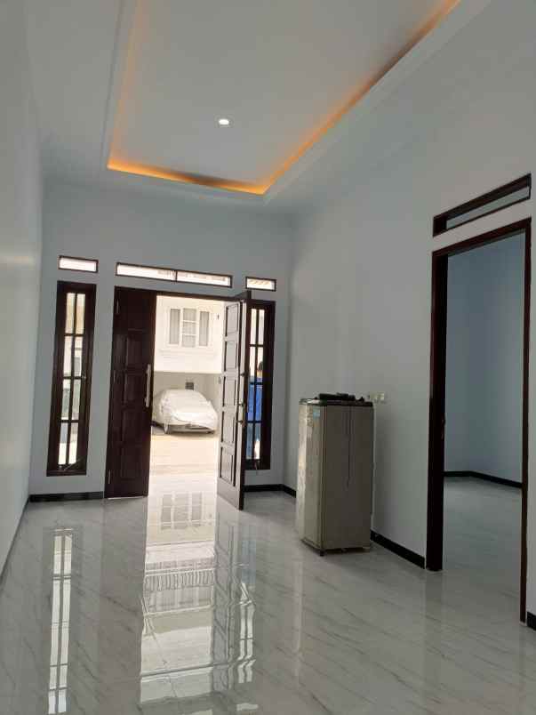 dijual rumah jalan raya margasatwa cilandak