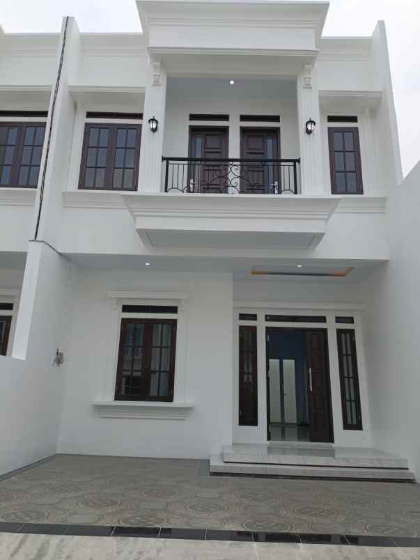 dijual rumah jalan raya margasatwa cilandak