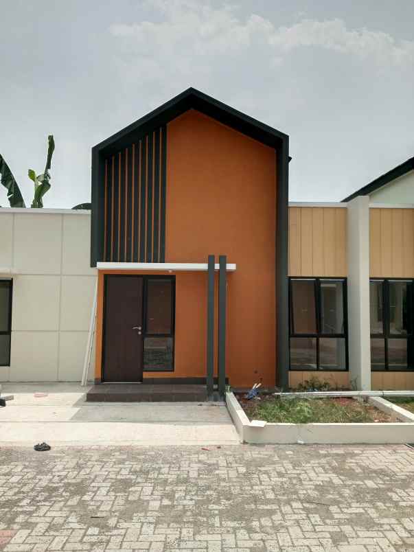 dijual rumah jalan raya pasar jengkol