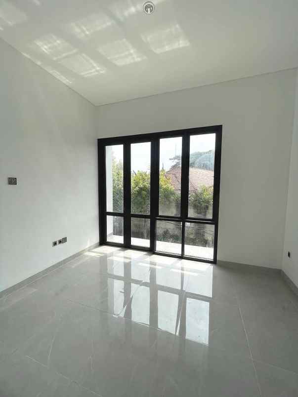 dijual rumah jalan raya pondok aren bintaro