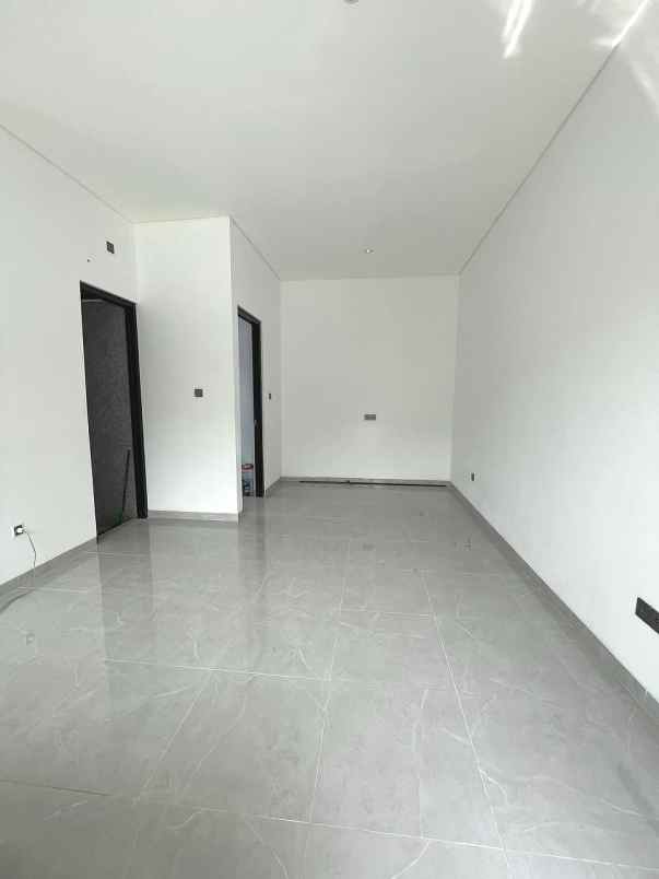 dijual rumah jalan raya pondok aren bintaro