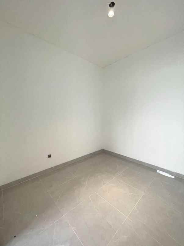 dijual rumah jalan raya pondok aren bintaro