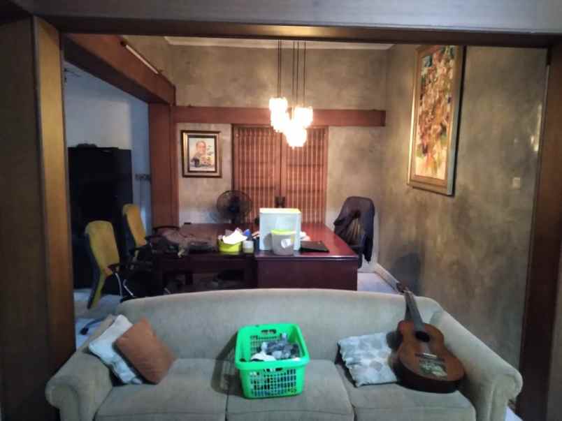 dijual rumah jalan raya pos pengumben