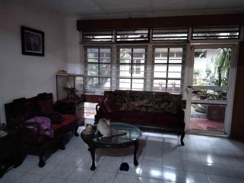 dijual rumah jalan raya pos pengumben