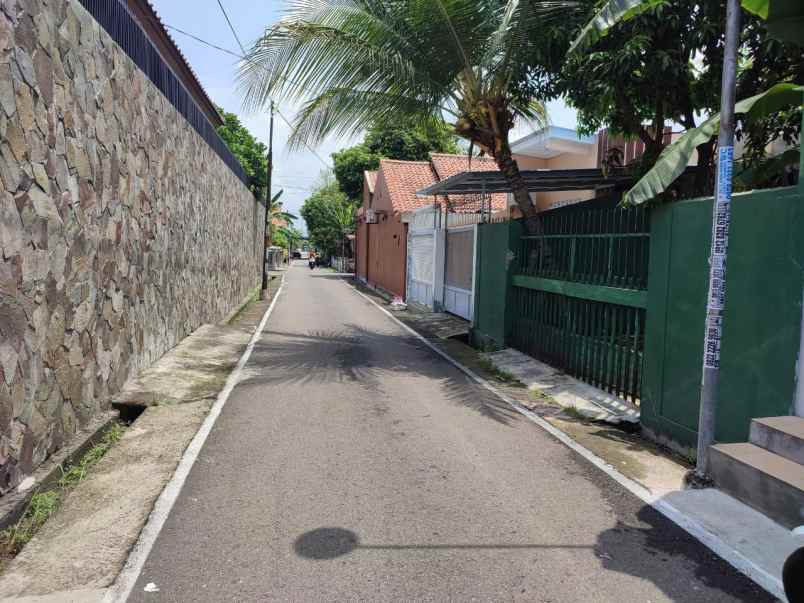 dijual rumah jalan singosari nusukan